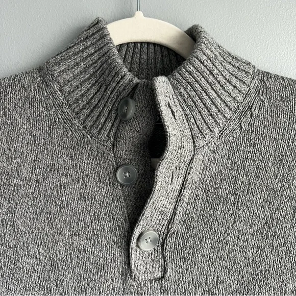 Izod Gray Sweater - Picture 2 of 5